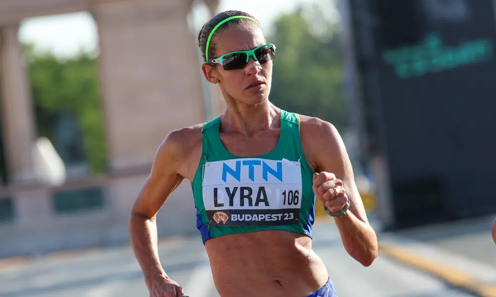 Viviane Lyra correndo no Mundial de Atletismo