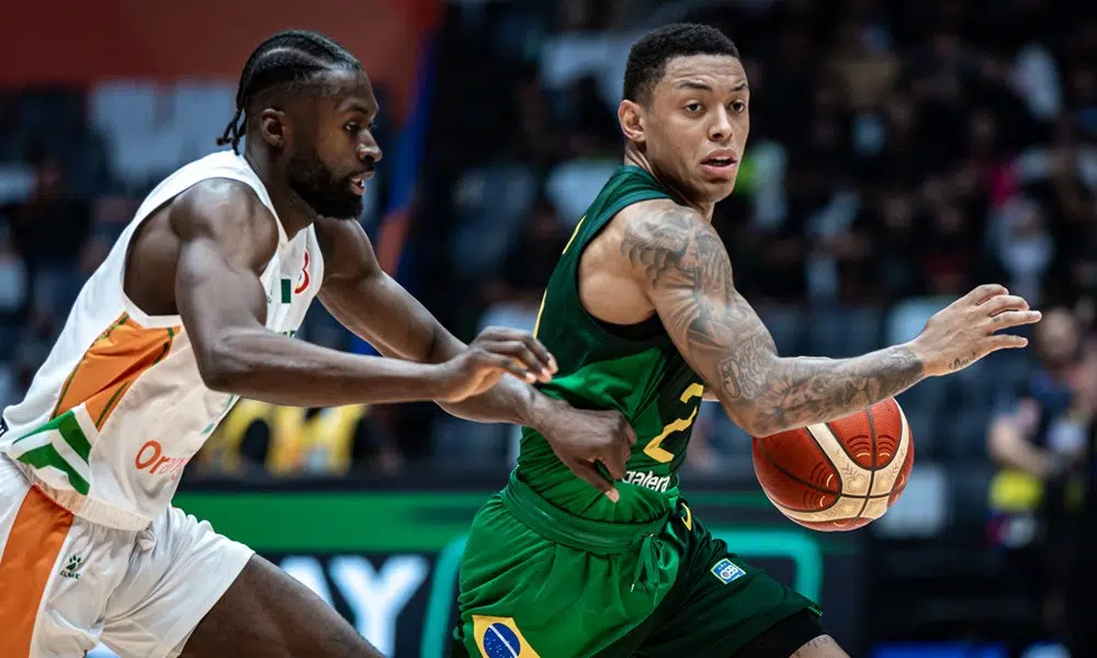 Yago em ação no duelo do Brasil contra a Costa do Marfim na Copa do Mundo de basquete