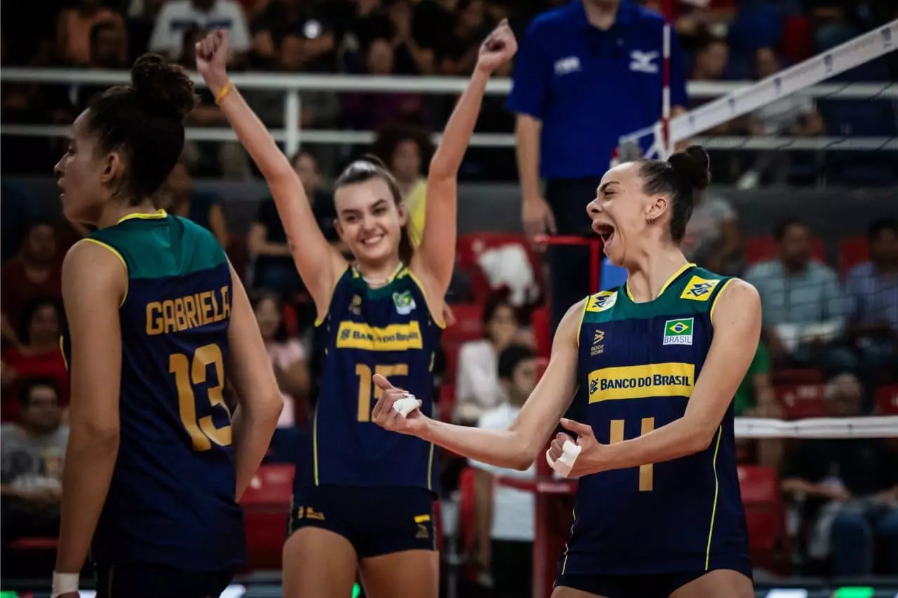 Helena, Gabi Carneiro e Luzia representam o Brasil no Mundial sub-21 de vôlei feminino contra os Estados Unidos