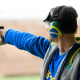 Emerson Duarte atira com sua pistola no Campeonato Mundial de tiro