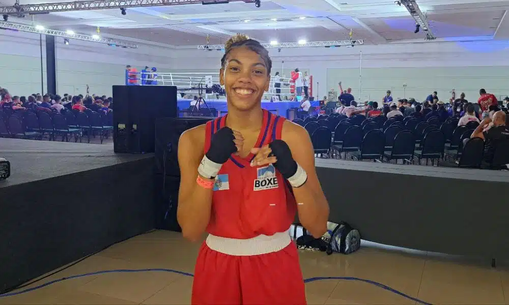 Pérolla Oliveira se classificou para a semifinal dos 54kg no Brasileiro Cadete de Boxe