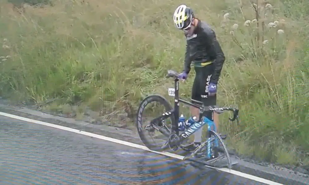 Vinicius Rangel após queda na corrida de rua do Mundial sub-23 de ciclismo estrada