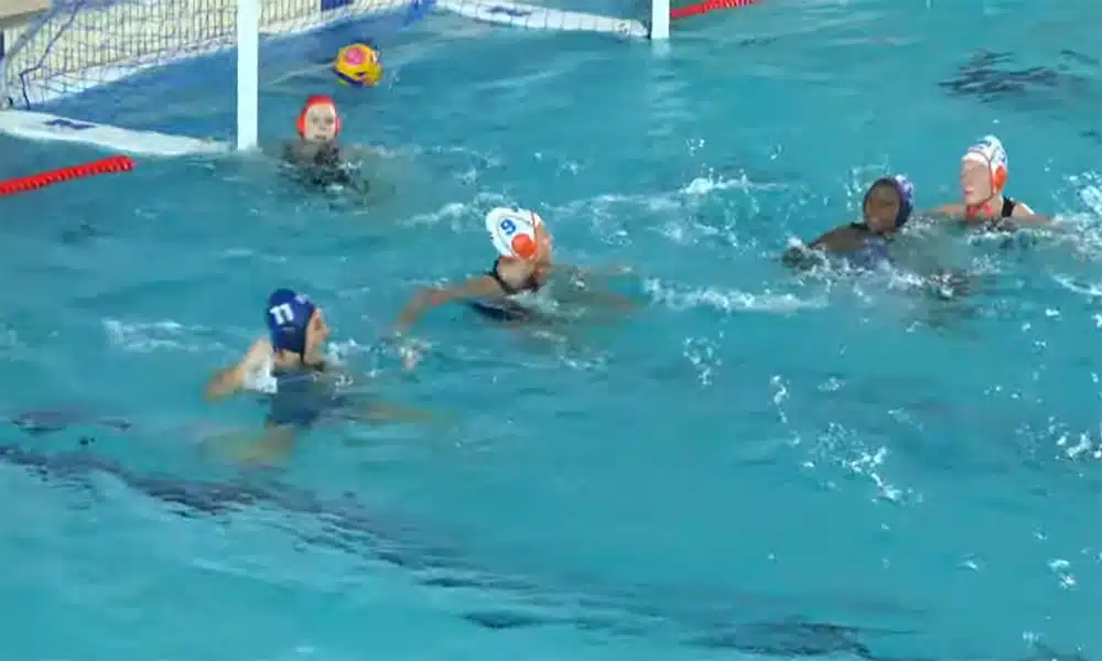 Na imagem, momento de um dos gols do Brasil na partida.