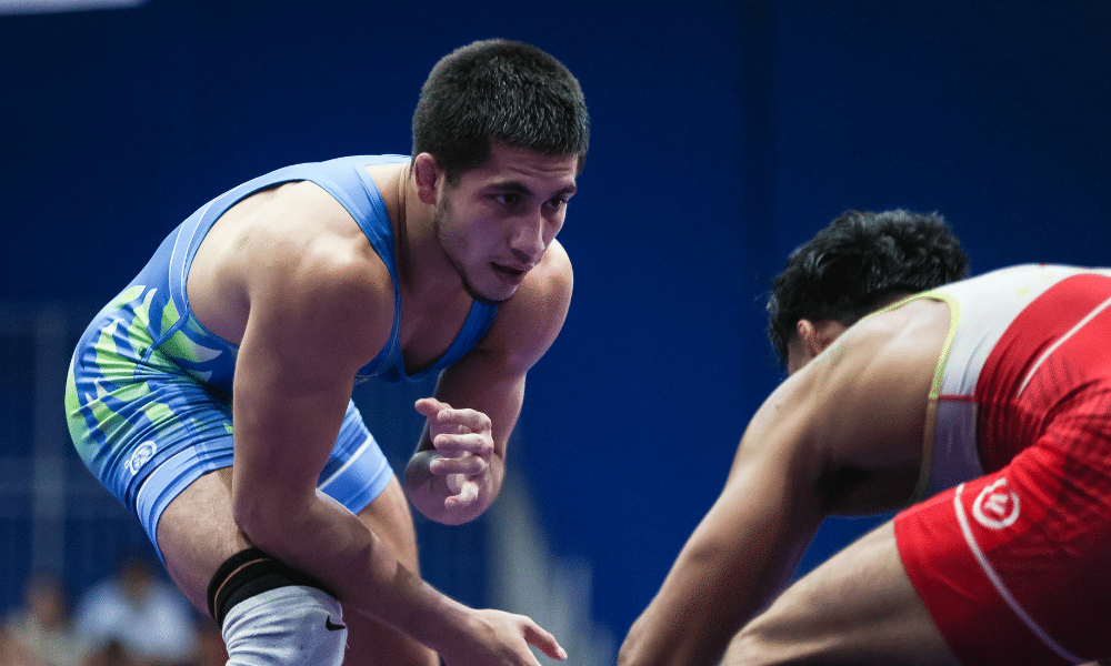 Cesar Alvan durante luta de Wrestling