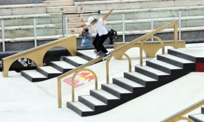 Skatista Ariadne Souza em ação no Pro Tour de skate street (Foto: Julio Detefon/CBSk)