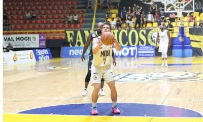 Mogi das Cruzes em ação pelo Campeonato Paulista de basquete (Reprodução/Instagram/@mogibasquete)