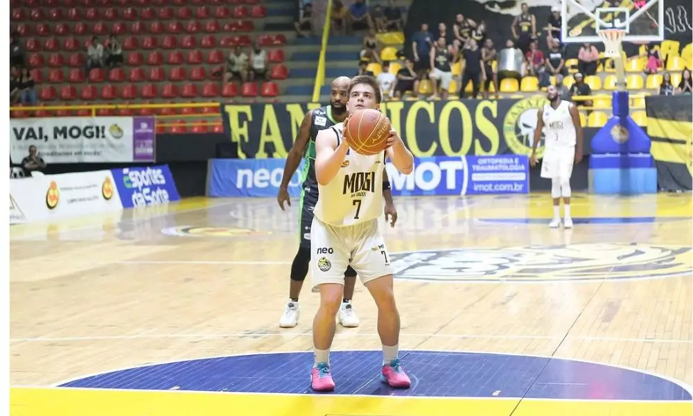 Mogi das Cruzes em ação pelo Campeonato Paulista de basquete (Reprodução/Instagram/@mogibasquete)