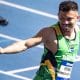 Na imagem, Petrúcio Ferreira comemorando vitória. Ele irá correr em Santiago-2023