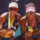 Na imagem, Duda e Ana Patrícia mostram mais uma medalha conquistada.