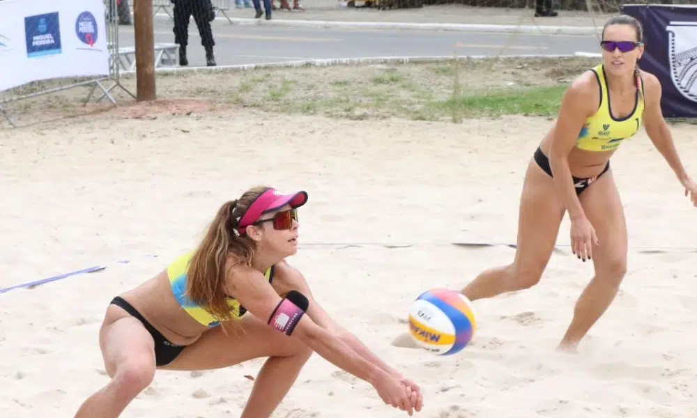 dupla brasileira no Future de Miguel Pereira de vôlei de praia