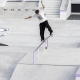 Giovanni Vianna, que disputou a Copa do Mundo, deslizando pelo corrimão com o skate no Pro Tour de Lausanne
