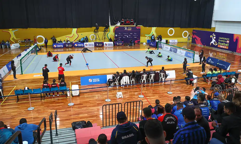 Na imagem, momento da partida final do Brasileiro de Goalball feminino de 2022.
