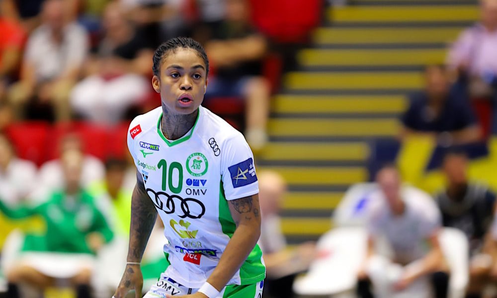 Bruna de Paula é camisa 10 do Györi (Foto: Györi Audi ETO KC)