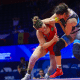 Laís Nunes em luta contra a letã Anastasija Grigorjeva pelo Mundial de Wrestling de 2023