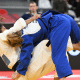 Luana Carvalho sendo projetada no Grand Slam de judô de Baku; Tamires Crude