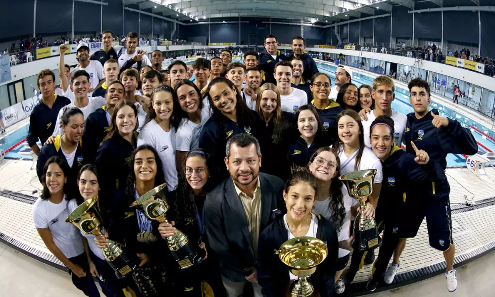 Natação faz história no Sul-Americano Juvenil; Polo feminino é ouro
