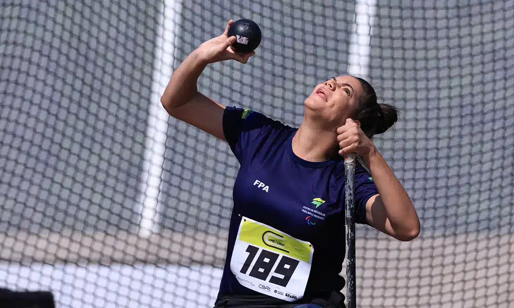 Na imagem, Wanna Brito realiza arremesso de peso durante o Desafio CPB/CBAT no CT Paralímpico. - calendário 2024 paralímpico