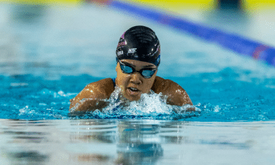 Alessandra Oliveira fazendo o movimento do nado peito na piscina em prova da Seletiva para o Parapan