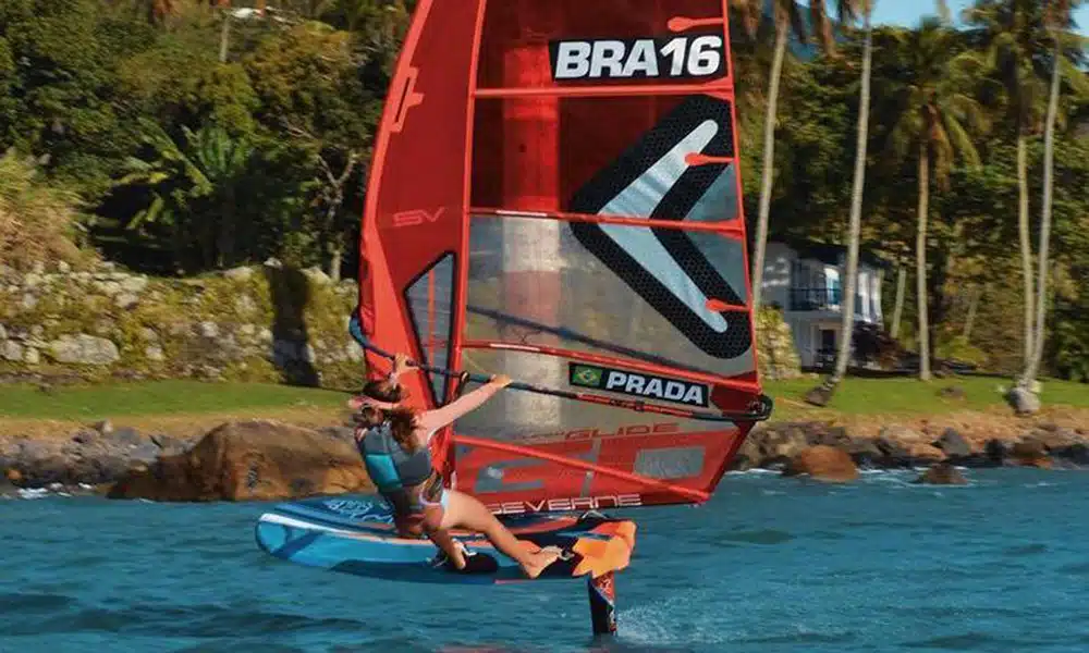 Giovanna Prada vela Olimpíada windsurfe IQFoil Ilhabela
