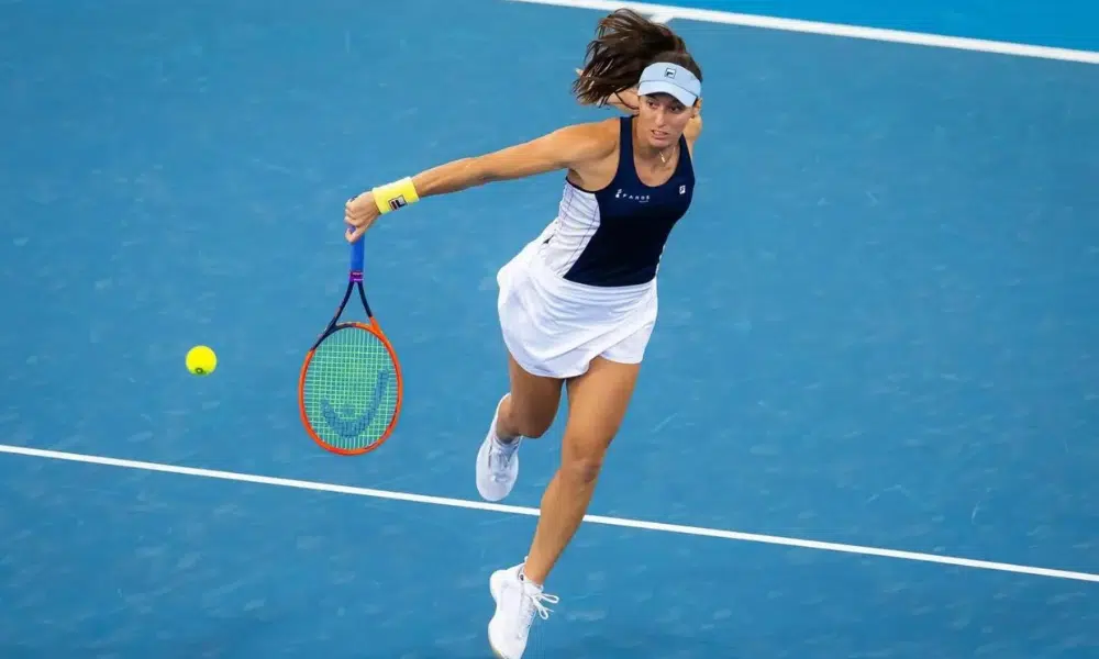 Luisa Stefani em quadra no US Open e no WTA 1000 de Guadalajara