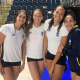 Atletas do revezamento 4x200m livre feminino do Brasil no Mundial Júnior de natação posam para foto