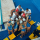 Jogadoras do Brasil de polo aquático fazem corrente de comemoração após vitória no Mundial sub-20