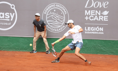 Matheus Pucinelli ataca bola em jogo do Challenger de Antofagasta