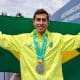 Caio Bonfim com a medalha de prata dos Jogos Pan-Americanos de Santiago-2023