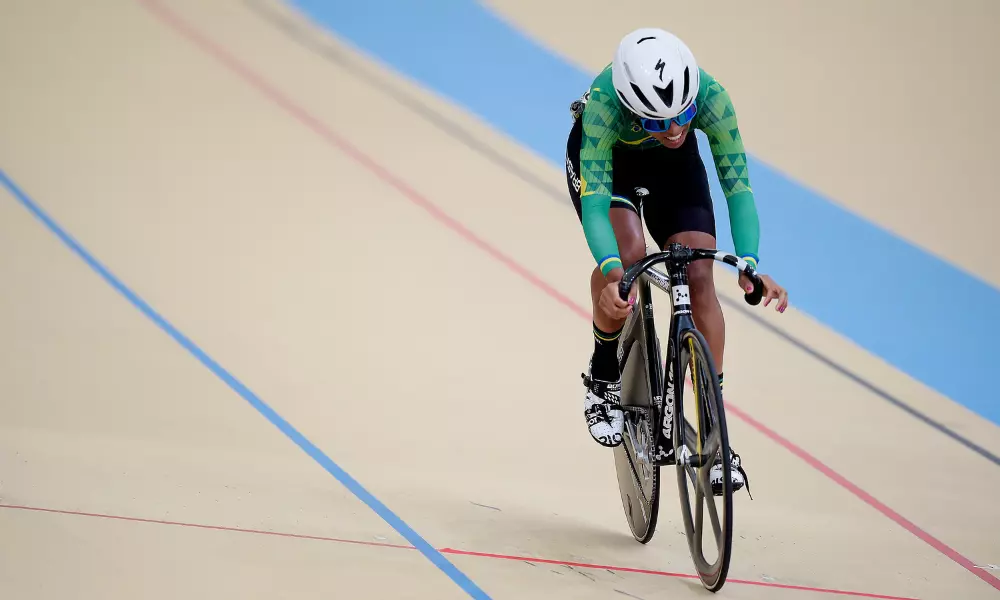 Carolina Barbosa durante disputa do ciclismo de pista dos Jogos Pan-Americanos de Santiago-2023