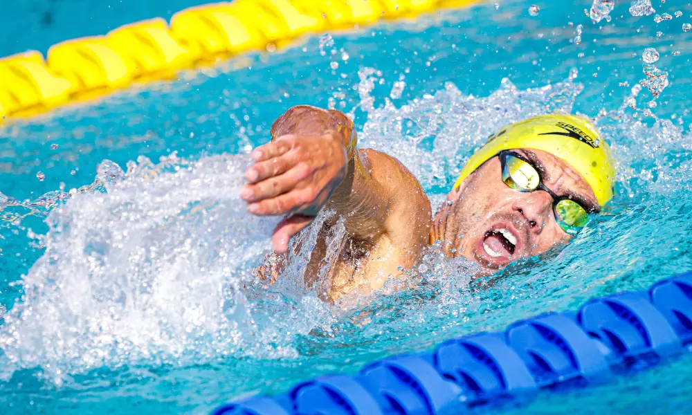 Danilo Fagundes nadando no pentatlo moderno dos Jogos Pan-Americanos de Santiago-2023
