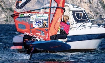 Brasileira Giovanna Prada em ação no IQFoil International Games (Foto: Elena Giolai)