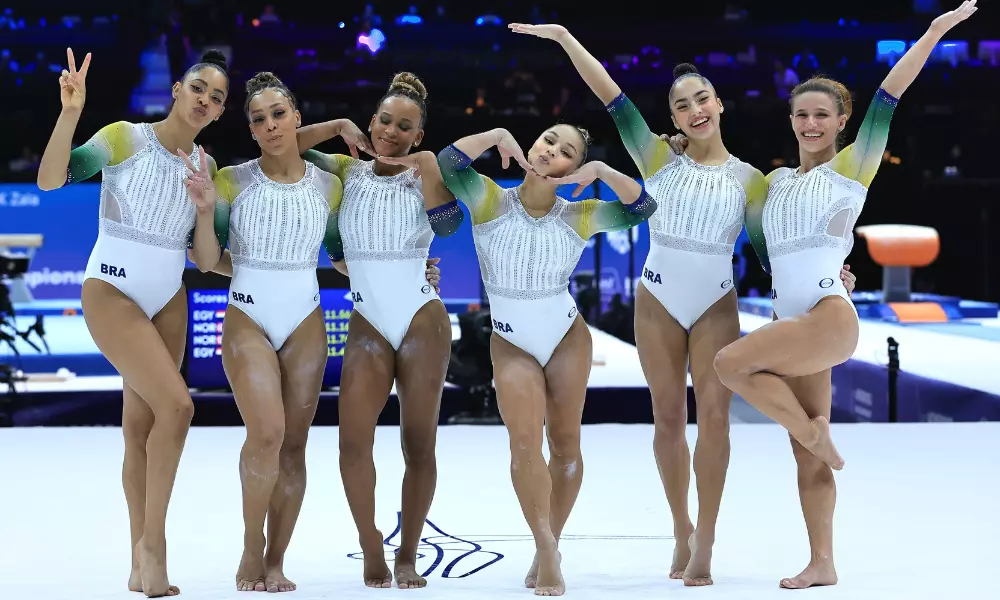 Equipe feminina do Brasil no Campeonato Mundial de ginástica artística com Rebeca Andrade e cia. Elas vão para Santiago-2023