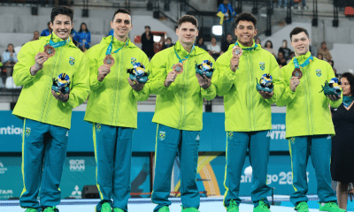 Equipe masculina de ginástica artística do Brasil no pódio dos Jogos Pan-Americanos de Santiago 2023