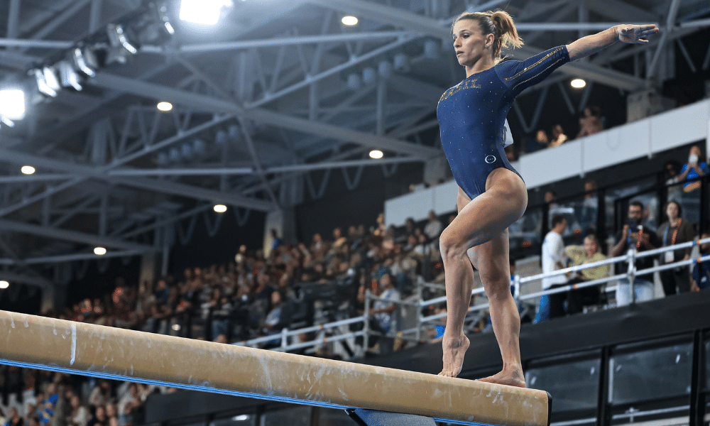 Jade Barbosa faz coreografia na trave em prova dos Jogos Pan-Americanos Santiago-2023