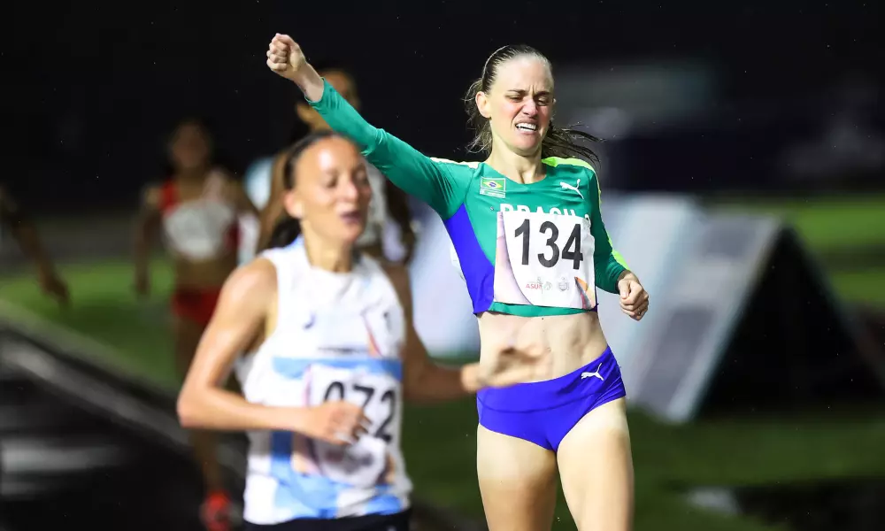 Jaqueline Weber durante prova da milha em que bateu recorde no Mundial de Corrida de Rua