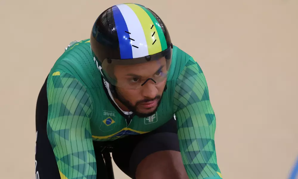 João Vitor da Silva durante prova do keirin do ciclismo pista nos Jogos Pan-Americanos de Santiago-2023