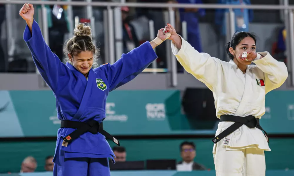 Larissa Pimenta emocionada após título dos Jogos Pan-Americanos