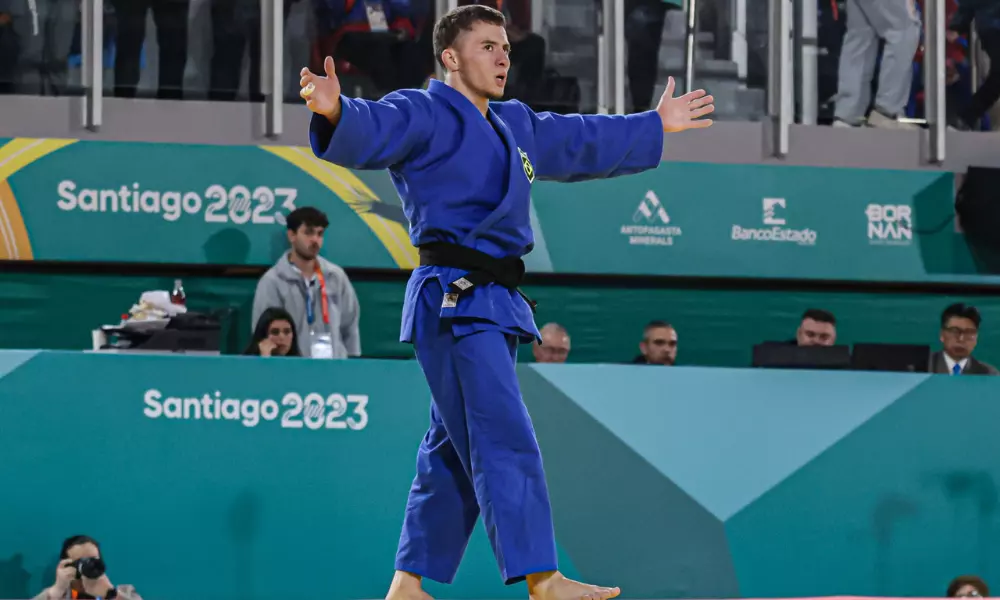 Michel Augusto comemora ouro nos Jogos Pan-Americanos de Santiago-2023 no judô