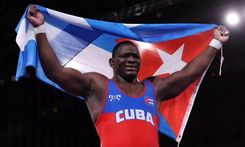 Mijain Lopez celebra quarto título olímpico (Arquivo: UWW)