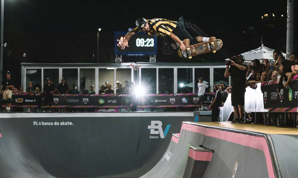 Pedro Barros em aéreo no STU Rio Open de skate