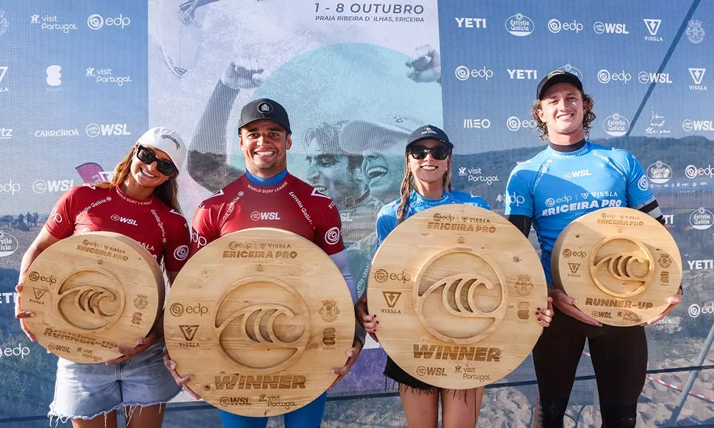 Na imagem, Luana Silva, Deivid Silva, Alyssa Spencer e Jake Marshall com seus troféus.