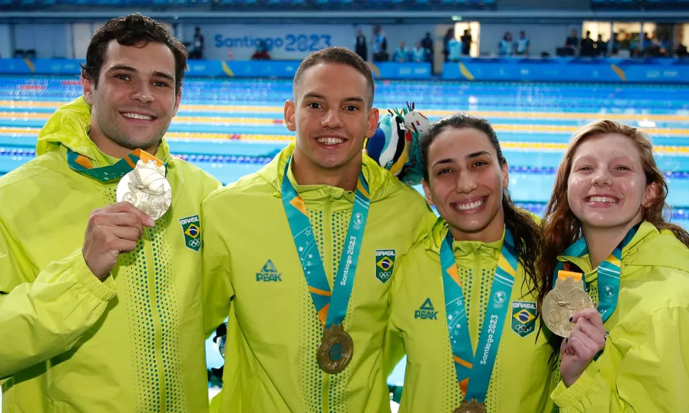 Revezamento misto é ouro e natação leva medalhas inéditas