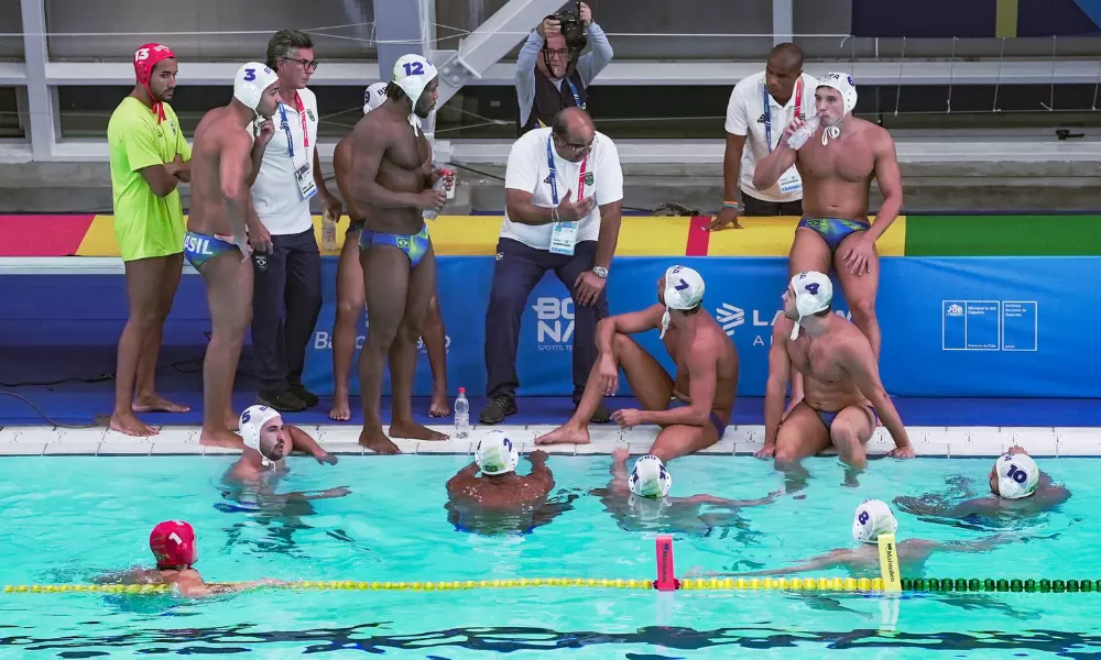 Seleção masculina de polo aquático em jogo do Brasil nos Jogos Pan-Americanos de Santiago-2023