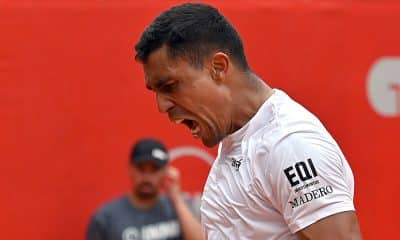 Na imagem, Thiago Monteiro vibrando com ponto conquistado.