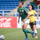 Amanda Gutierres, do Palmeiras, conduz a bola contra o Barcelona na Libertadores Feminina