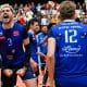 Luan Weber comemora ponto com Hypo Tirol na Champions League de vôlei (Foto: VolleyTimes)