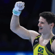 Diogo Soares comemora após acertar prova no Mundial de ginástica artística. Ele vai competir no solo nos Jogos Olímpicos Paris-2024