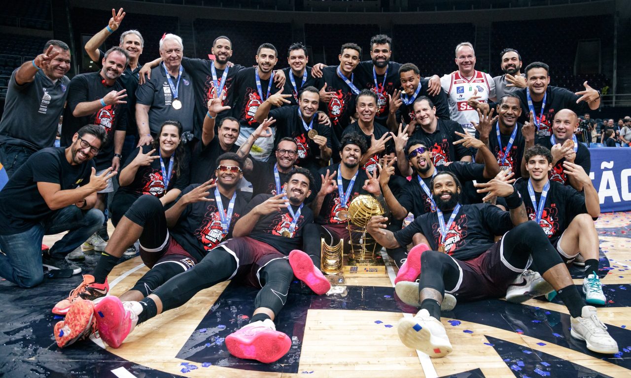 Tabela do NBB Lucas Dias comemora cesta do Sesi Franca na final do NBB contra o Flamengo Tabela do NBB temporada 2024/2025