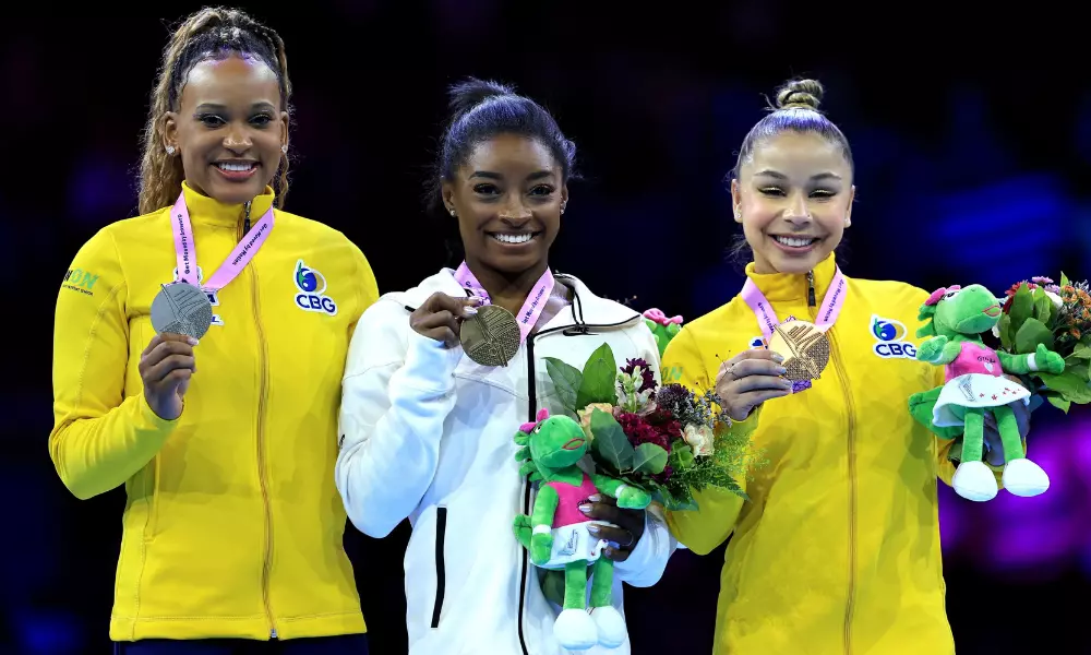Rebeca Andrade, Simone Biles e Flávia Saraiva no Mundial de ginástica artística