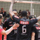 Atletas do Sesi comemoram ponto contra Atibaia no Paulista de vôlei masculino